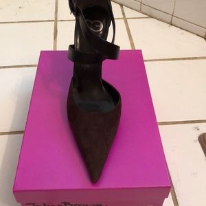 Escada brown suede shoe
